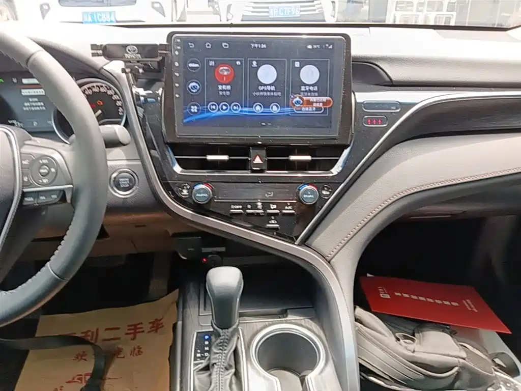 Toyota Camry 2022 — фото 13