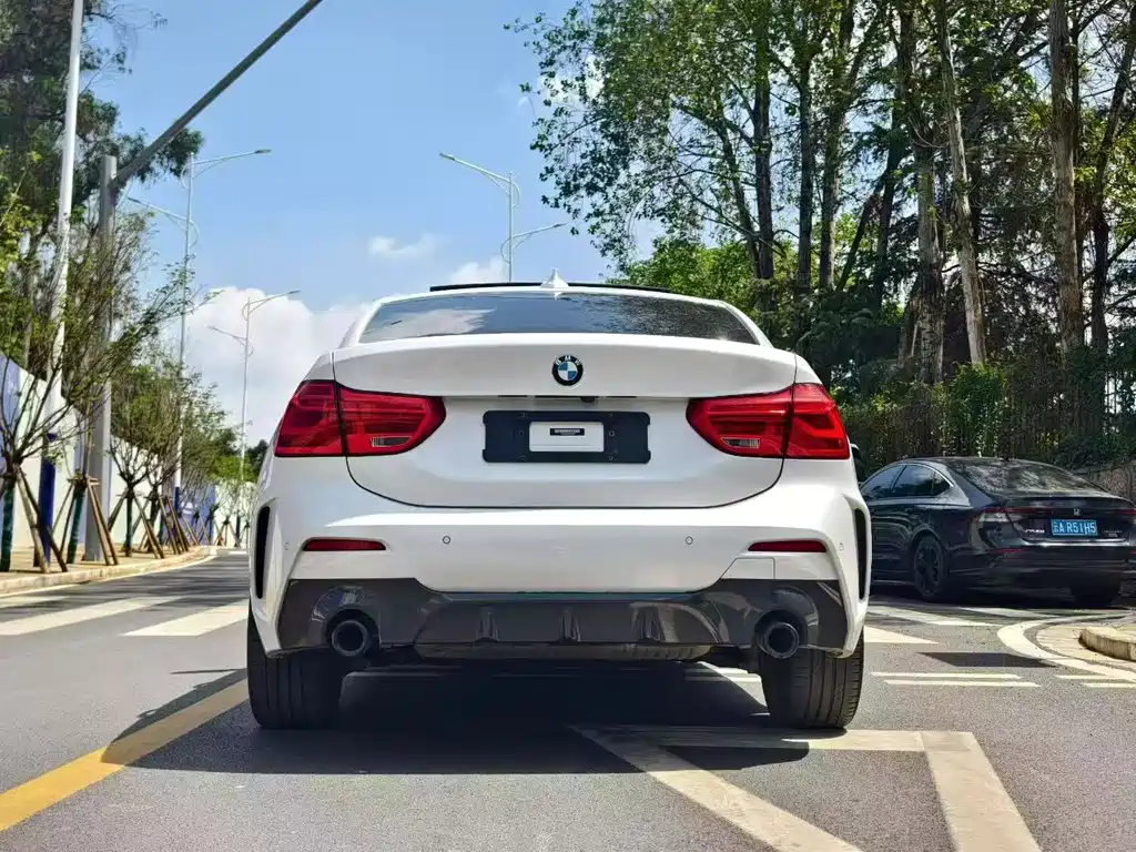 BMW 1 Series 2021 — фото 14