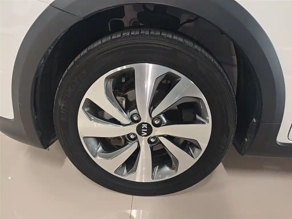 Kia KX Cross 2019 — фото 23