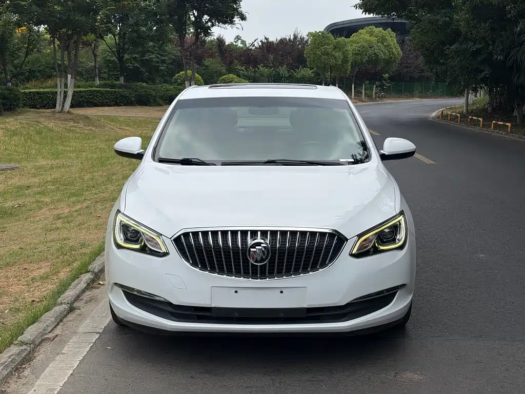 Buick Excelle 2015 — фото 2