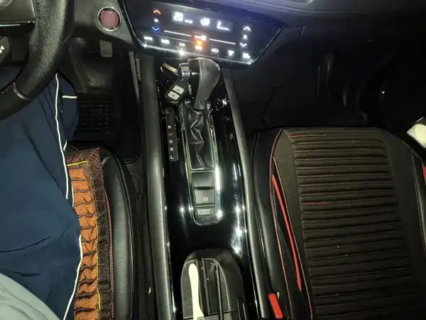 Honda Vezel 2016