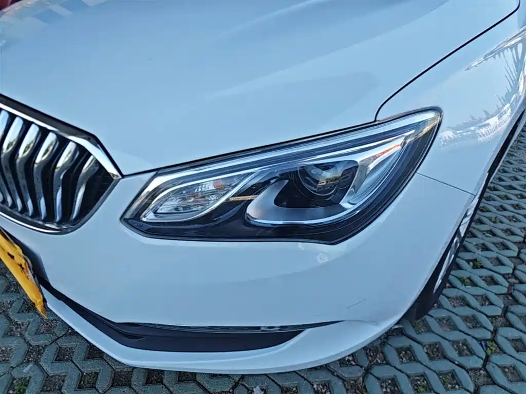 Buick Excelle 2015 — фото 24