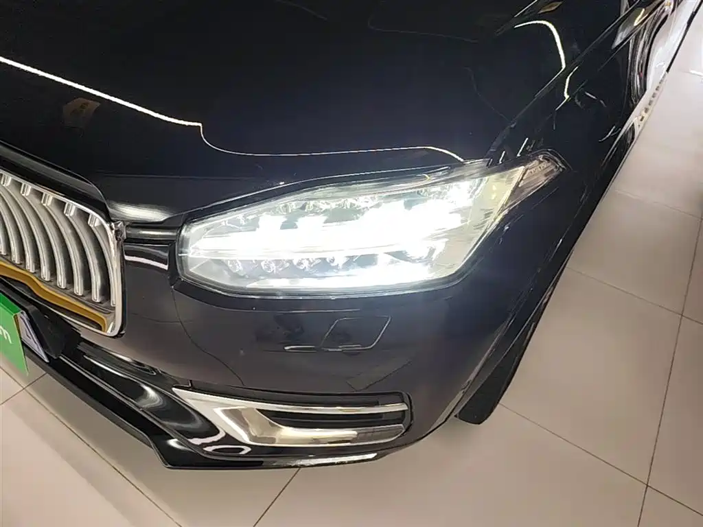 Volvo XC90 2021 — фото 24