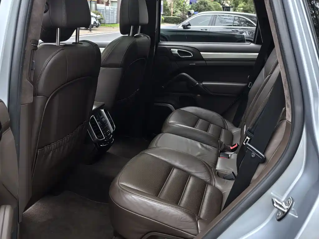 Porsche Cayenne 2015 — фото 15