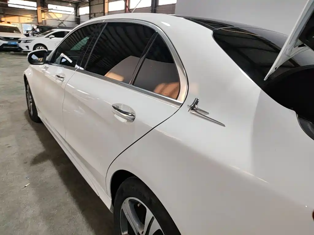 Mercedes-Benz C-Class 2019 — фото 23