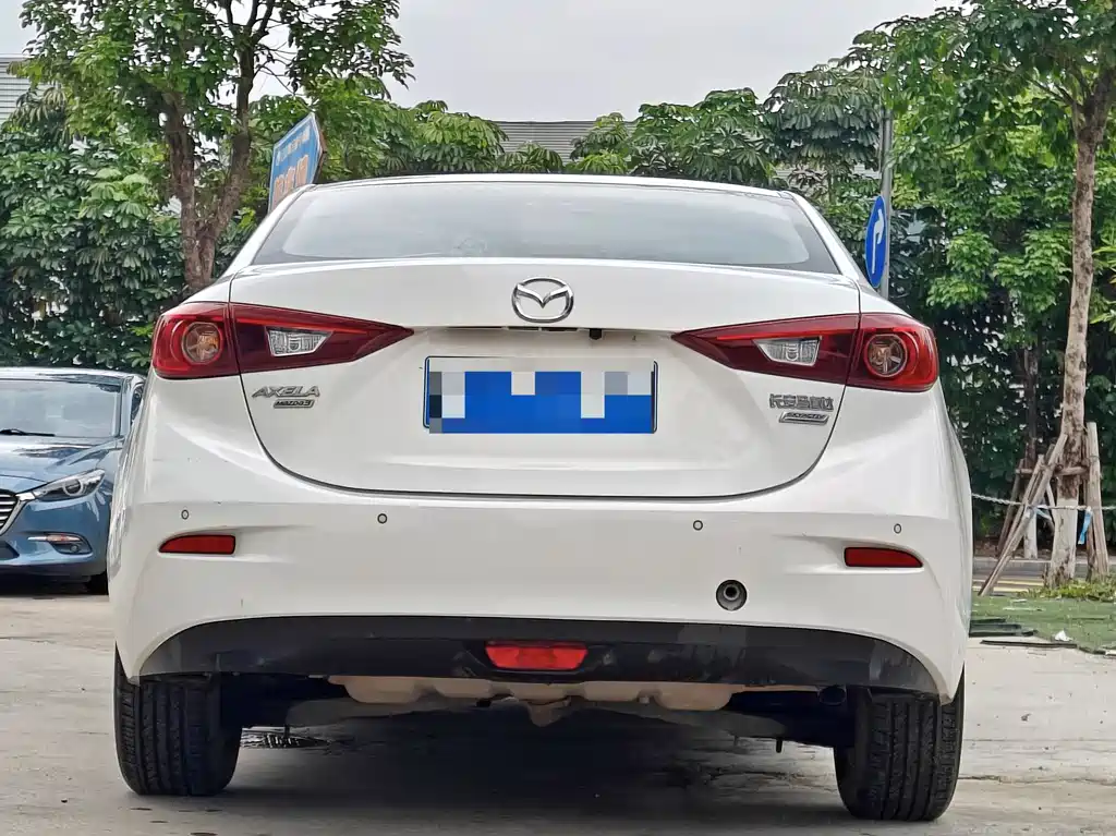 Mazda 3 Axela 2019 — фото 9