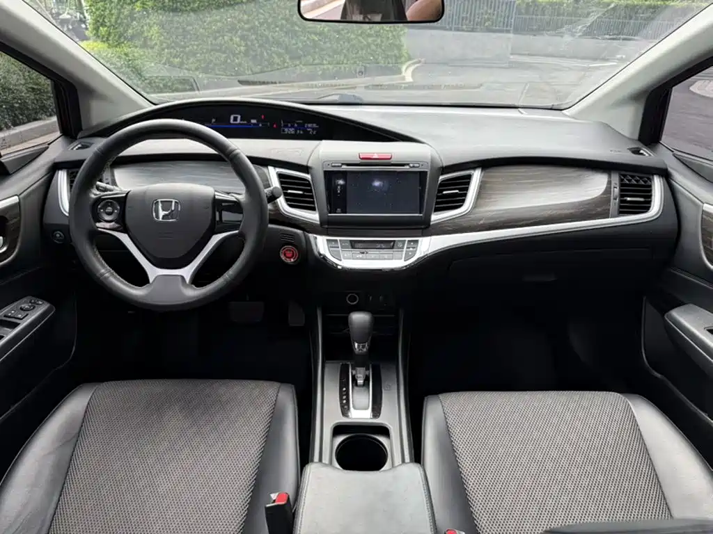 Honda Jade 2017 — фото 4