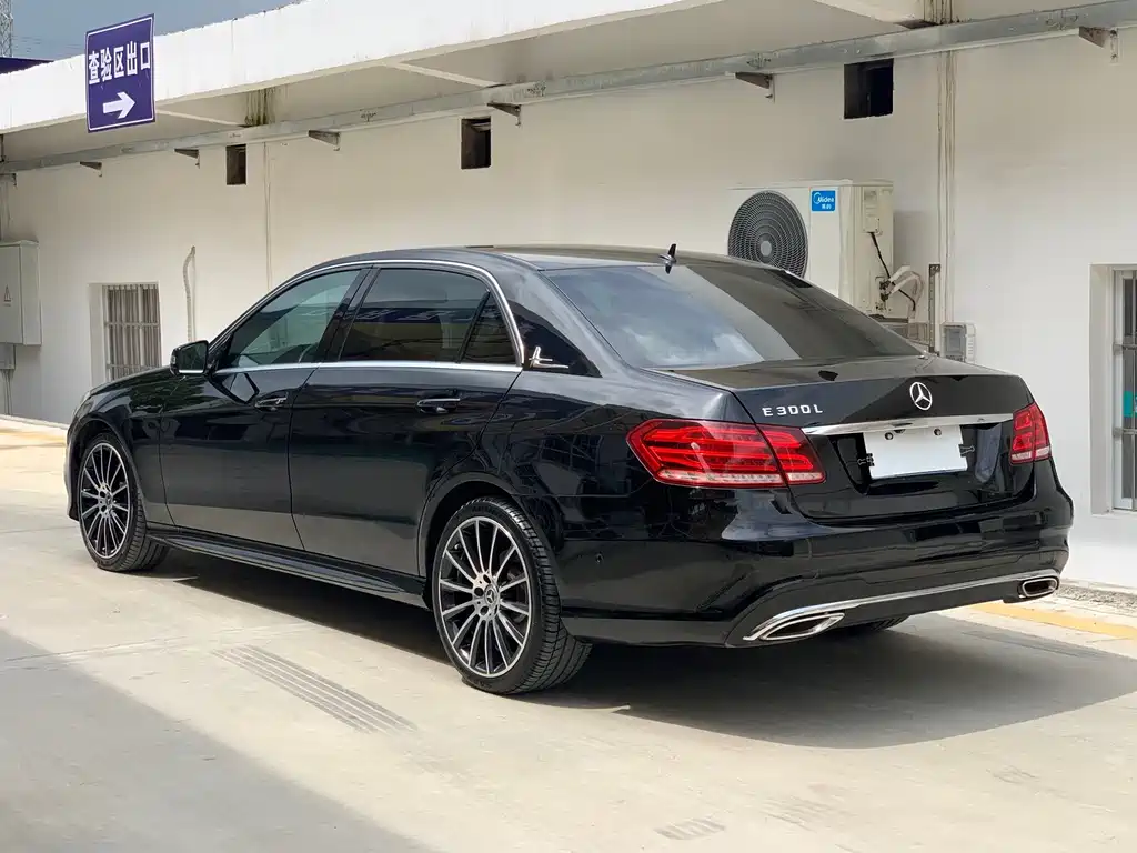 Mercedes-Benz E-Class 2014 — фото 11