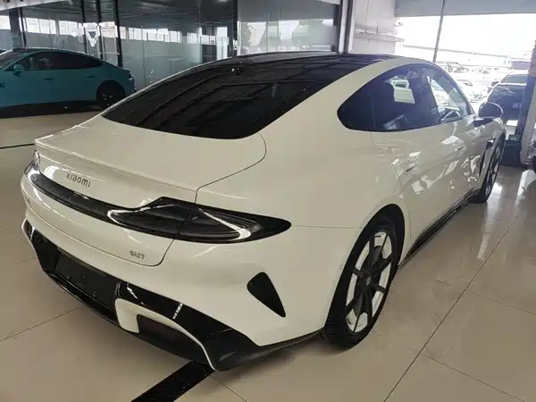 Xiaomi SU7 2025