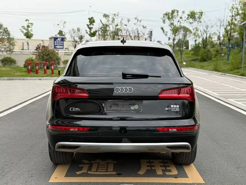 Audi Q5L 2019 — фото 8
