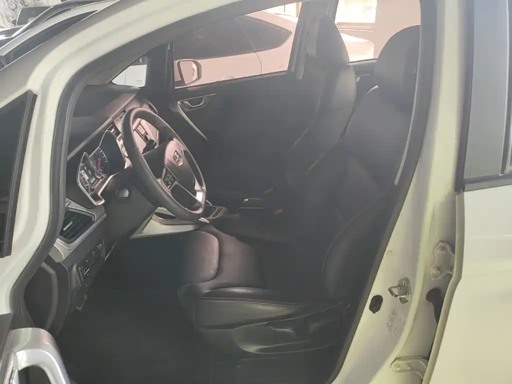 Geely Vision X3 2018 — фото 15