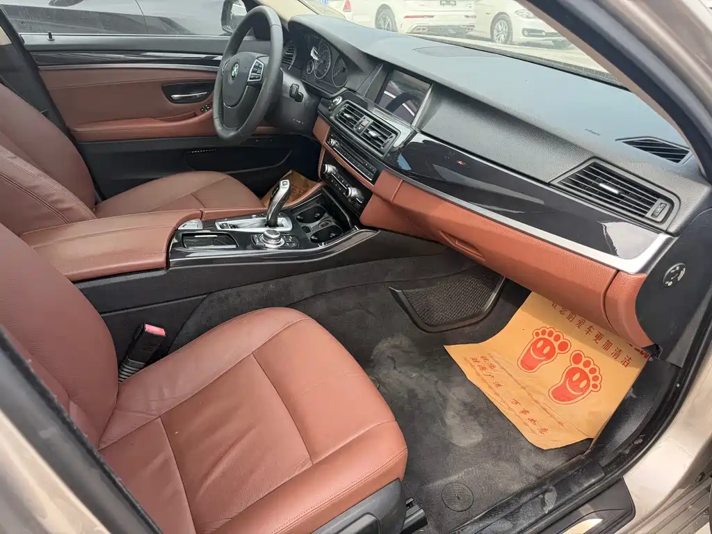 BMW 5 Series 2015 — фото 11