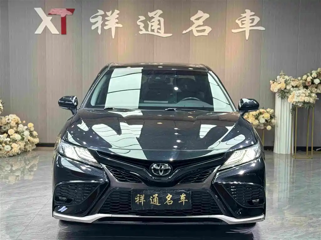 Toyota Camry 2022 — фото 3