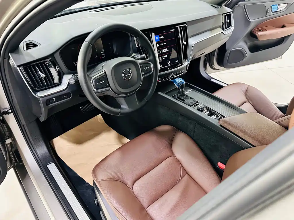 Volvo S60 2020 — фото 11