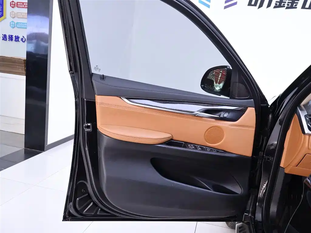 BMW X6 2017 — фото 18