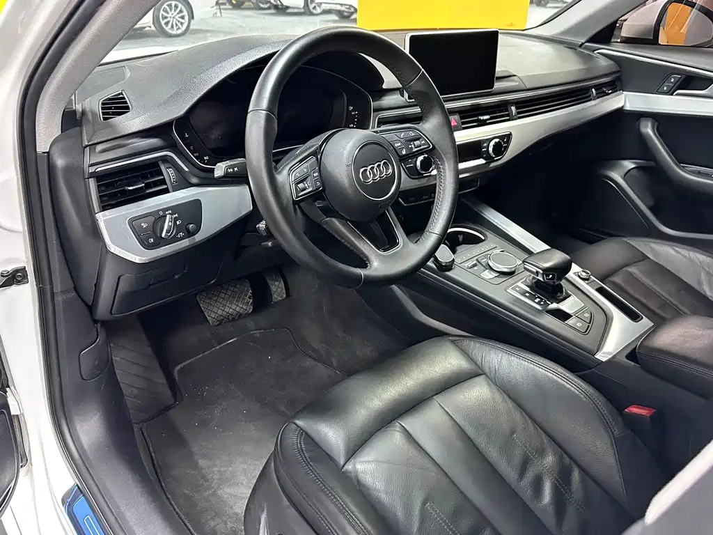 Audi A4L 2019