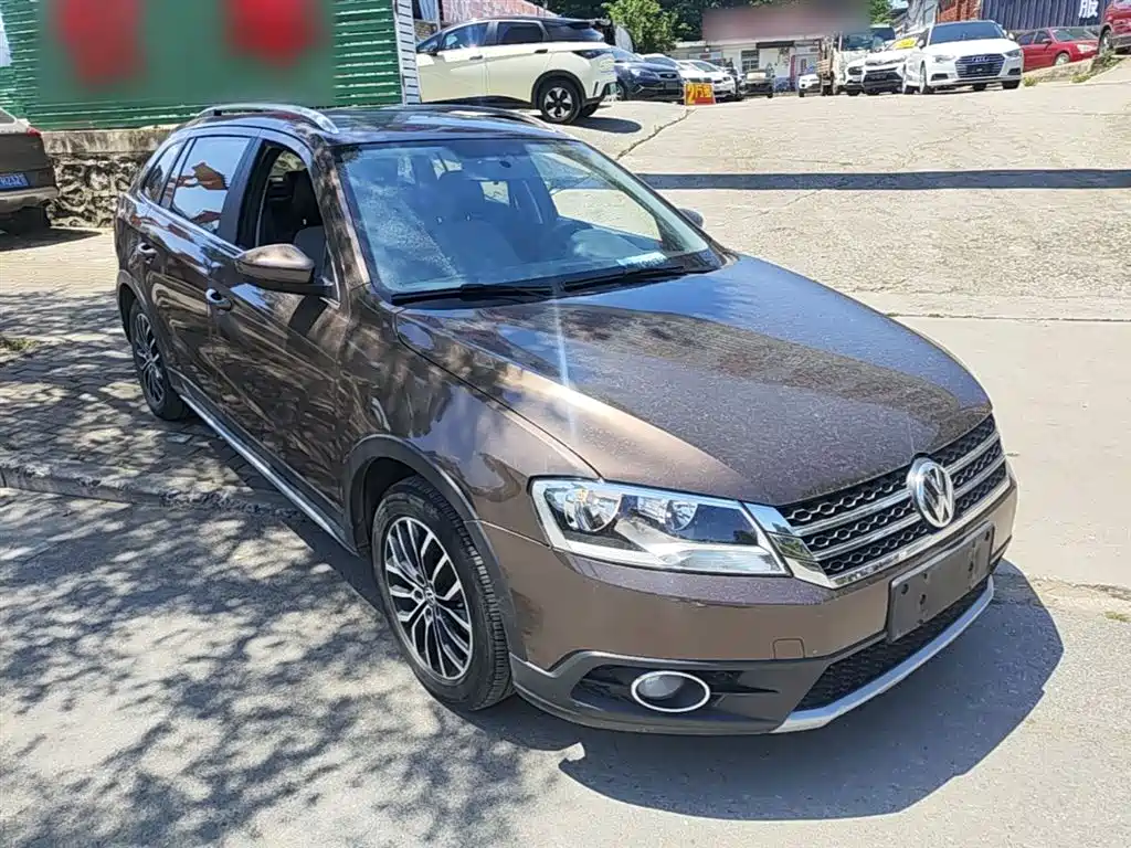 Volkswagen Cross Lavida 2015 — фото 4