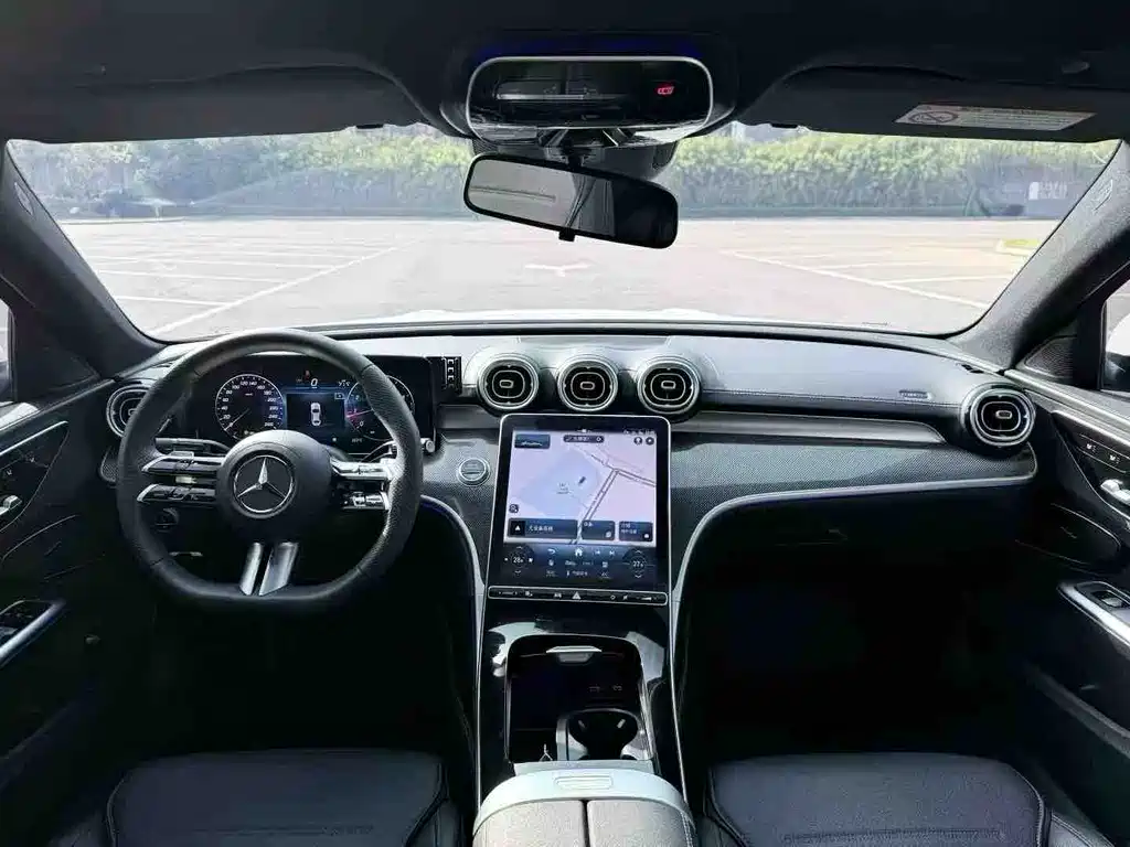 Mercedes-Benz C-Class 2023 — фото 3