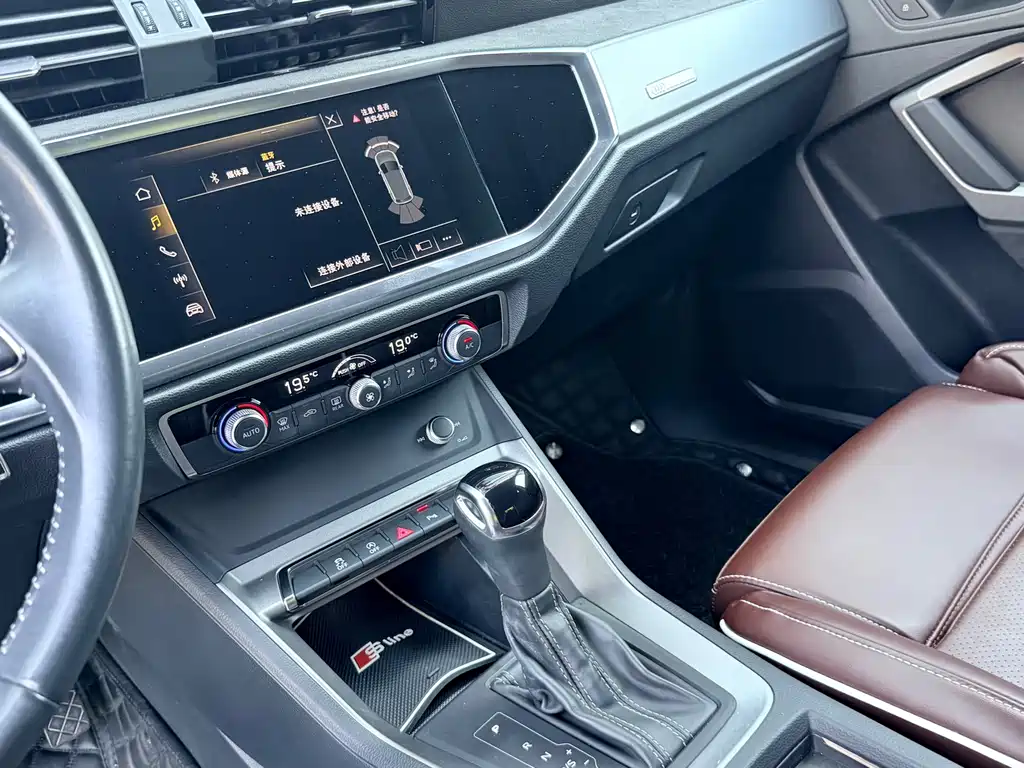 Audi Q3 2020 — фото 15