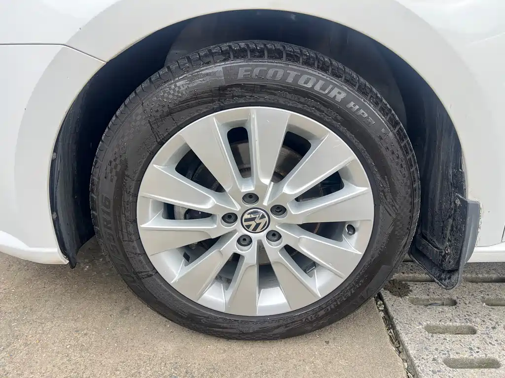 Volkswagen Lavida 2014