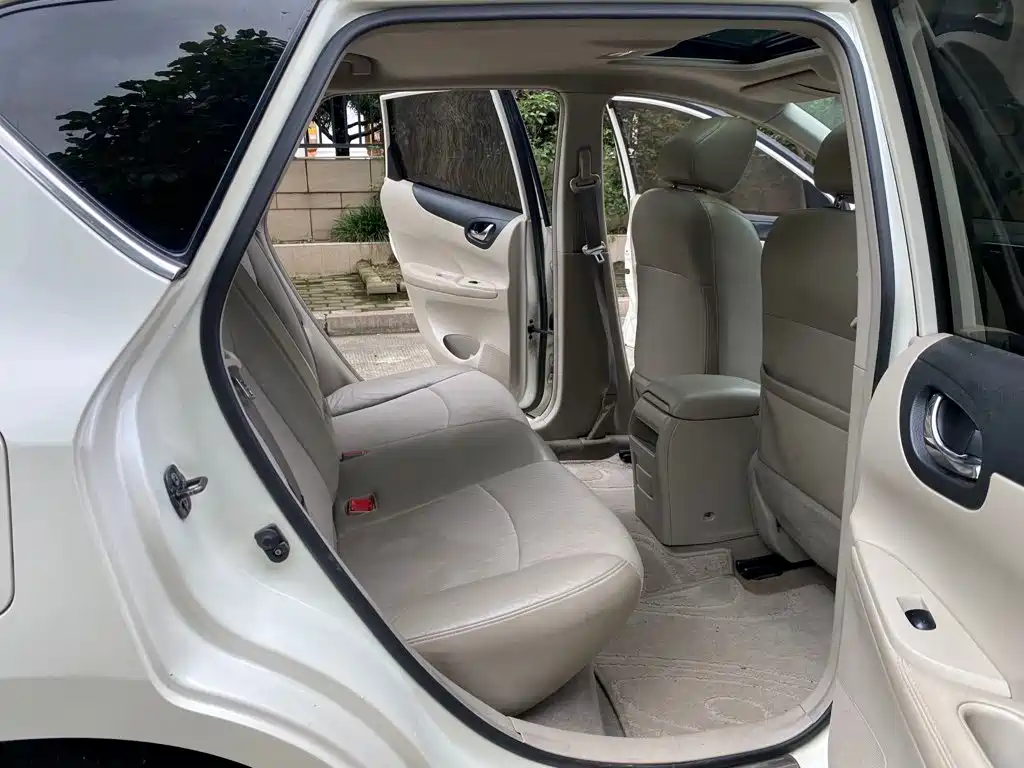 Nissan Tiida 2012
