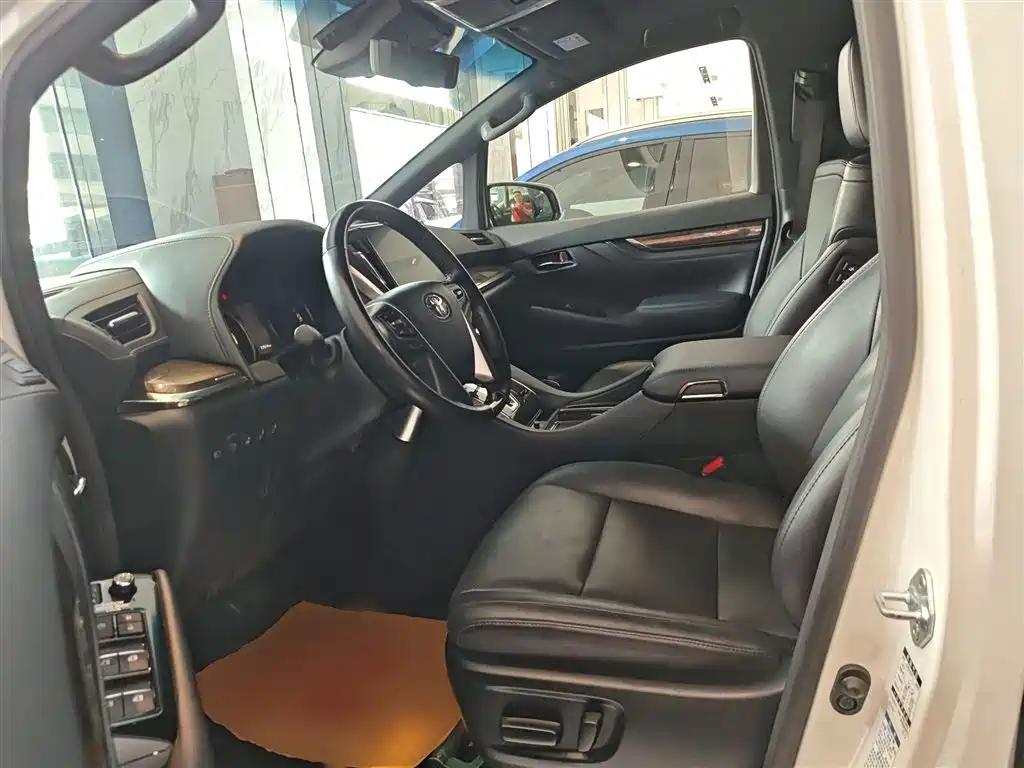 Toyota Vellfire 2020 — фото 15
