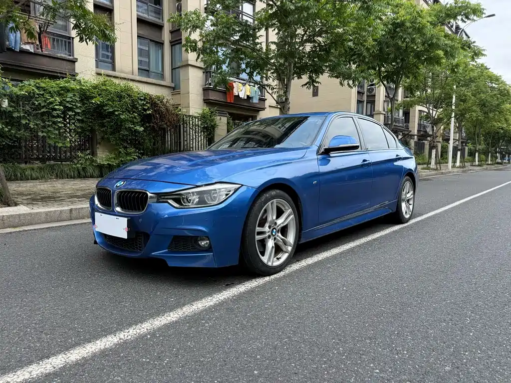 BMW 3 Series 2019 — фото 1