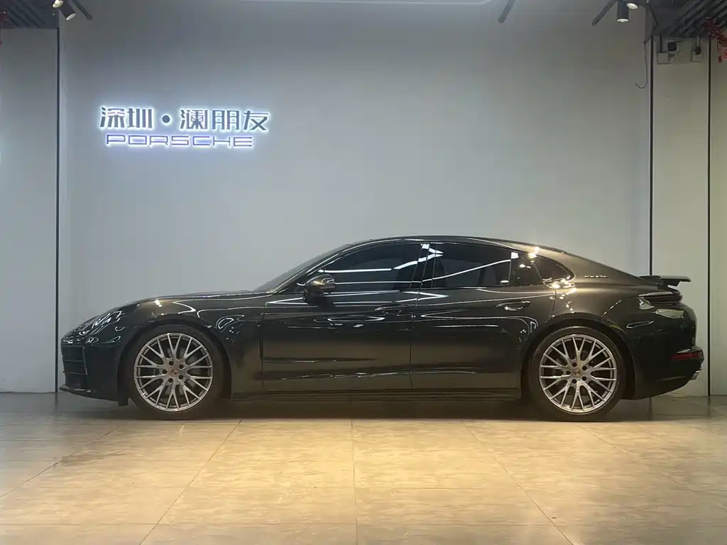 Porsche Panamera 2025