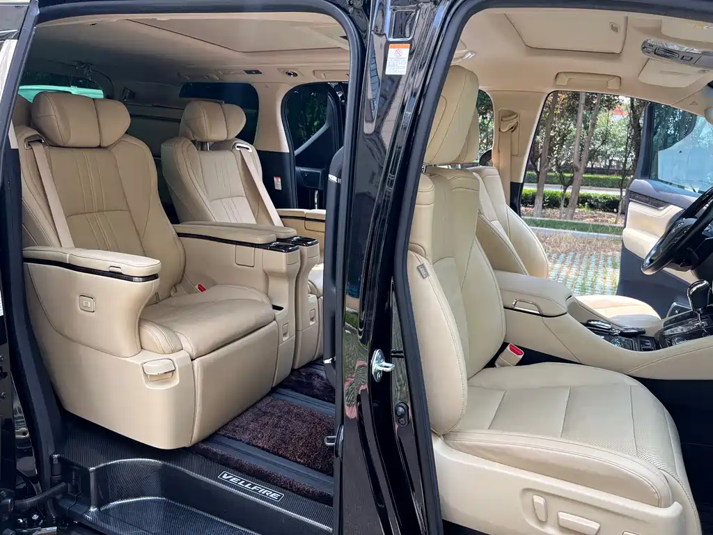 Toyota Vellfire 2022 — фото 9