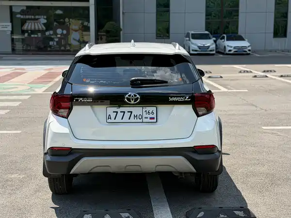 Toyota Yaris L 2022