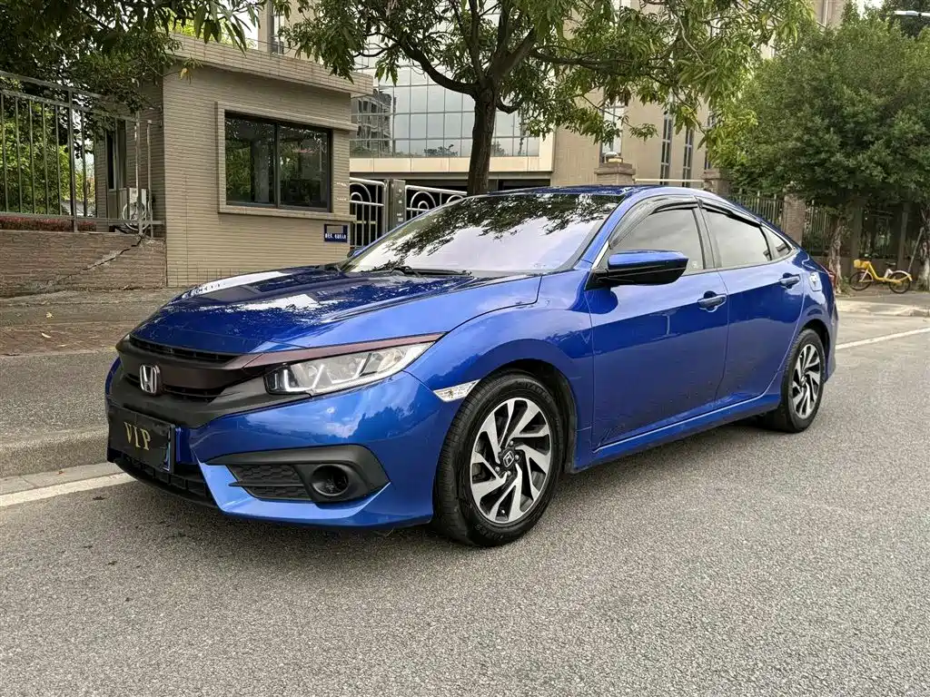 Honda Civic 2017 — фото 1