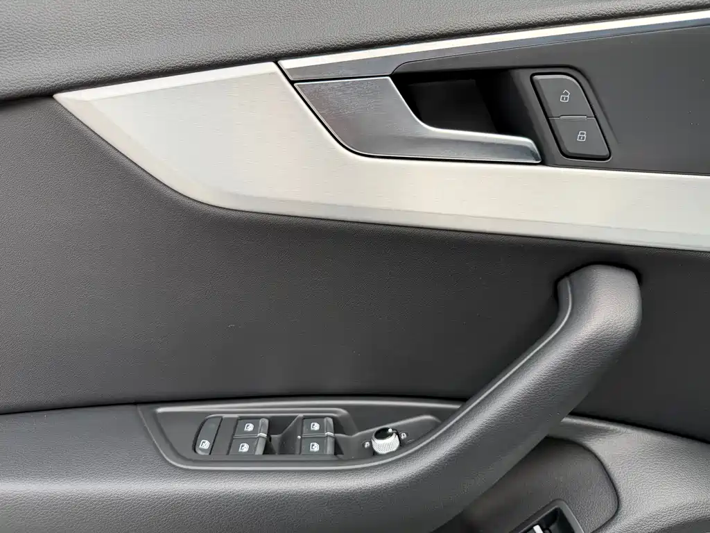 Audi A4L 2017 — фото 9
