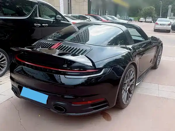 Porsche 911 2023