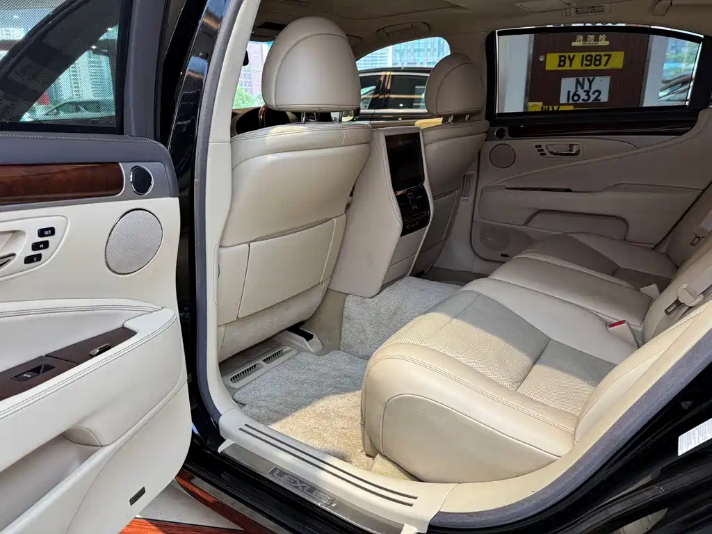 Lexus LS 2013 — фото 12