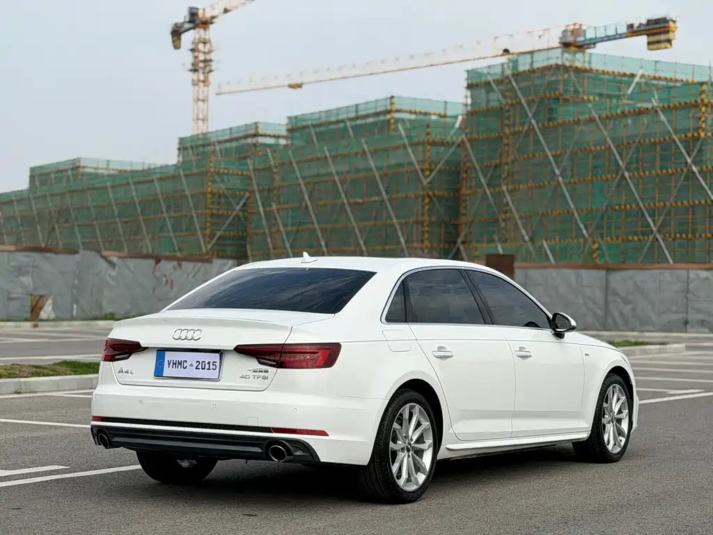 Audi A4L 2017 — фото 20