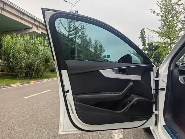 Audi A4L 2019