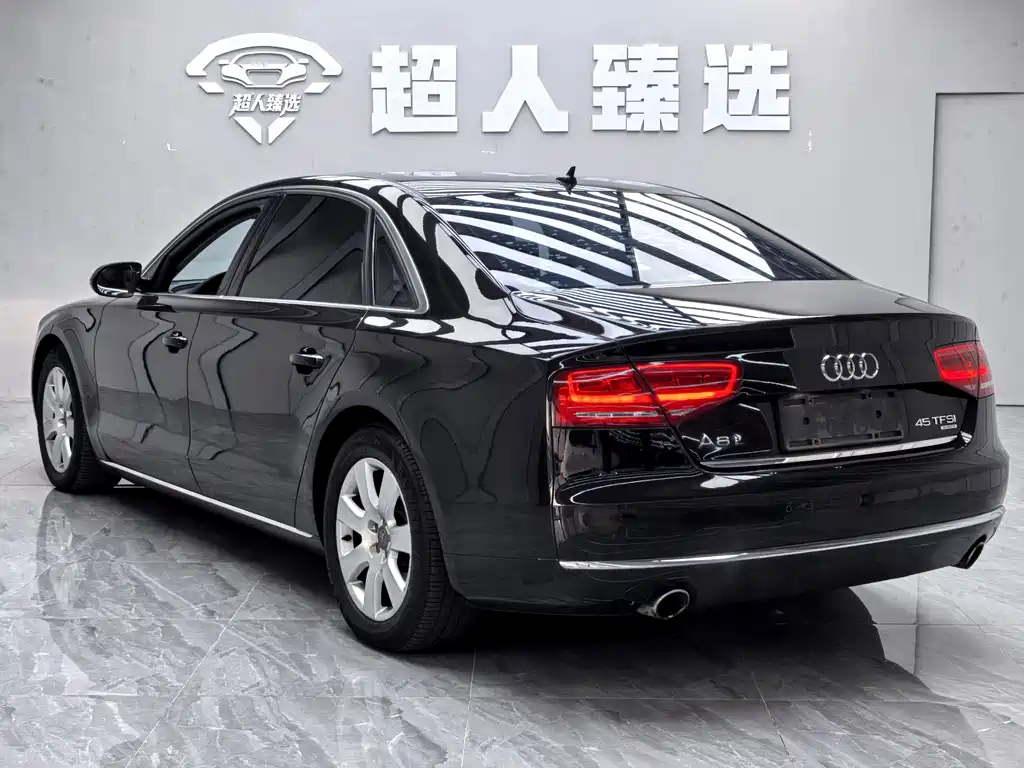 Audi A8 2014 — фото 14
