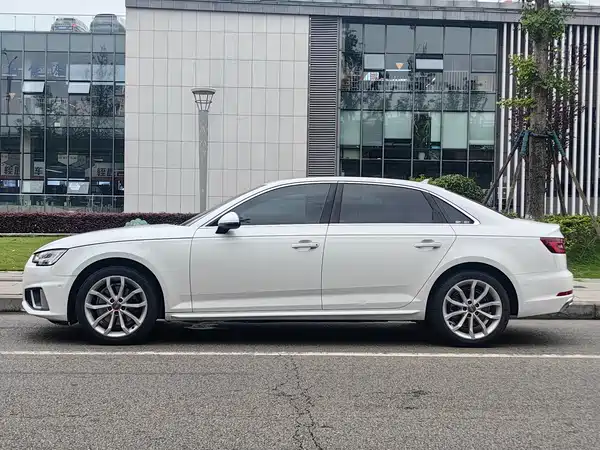 Audi A4L 2019
