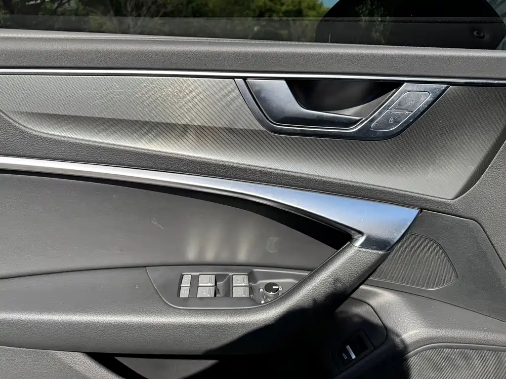 Audi A6L 2024 — фото 14