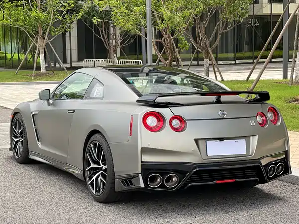 Nissan GT-R 2010