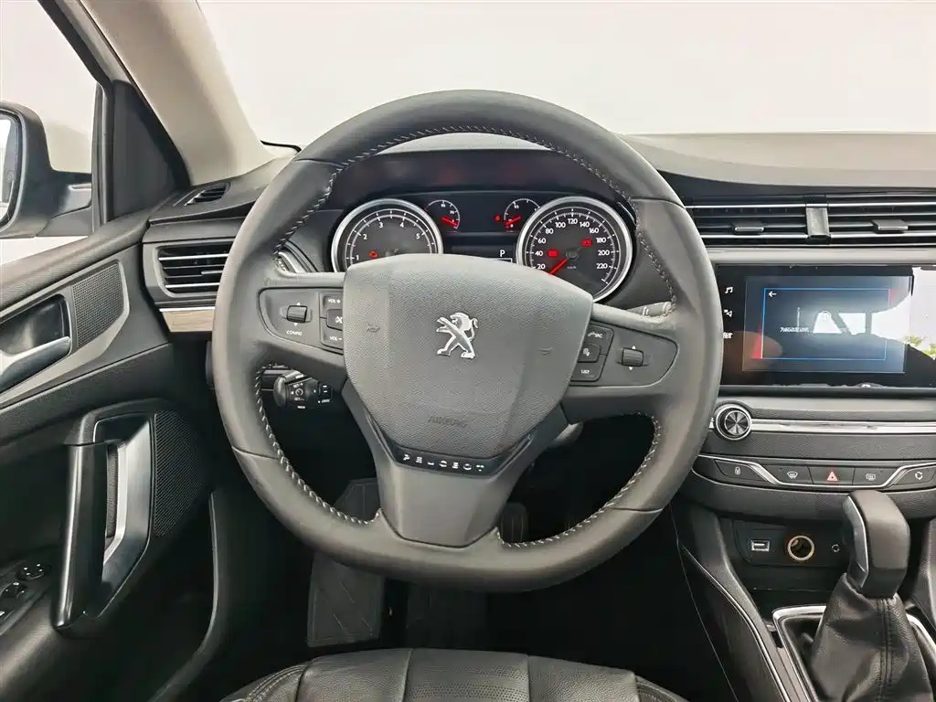 Peugeot 408 2015 — фото 11