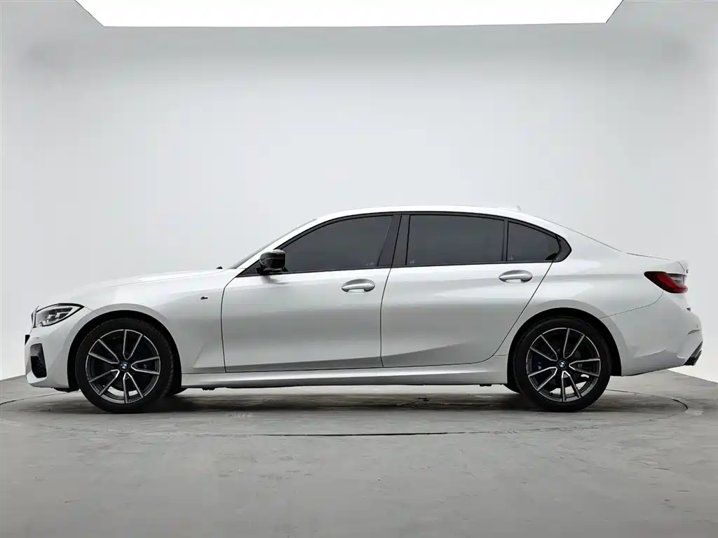 BMW 3 Series 2022 — фото 6
