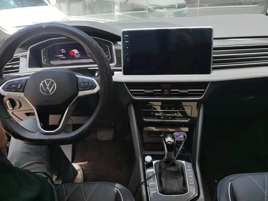 Volkswagen Tiguan L 2025 — фото 12