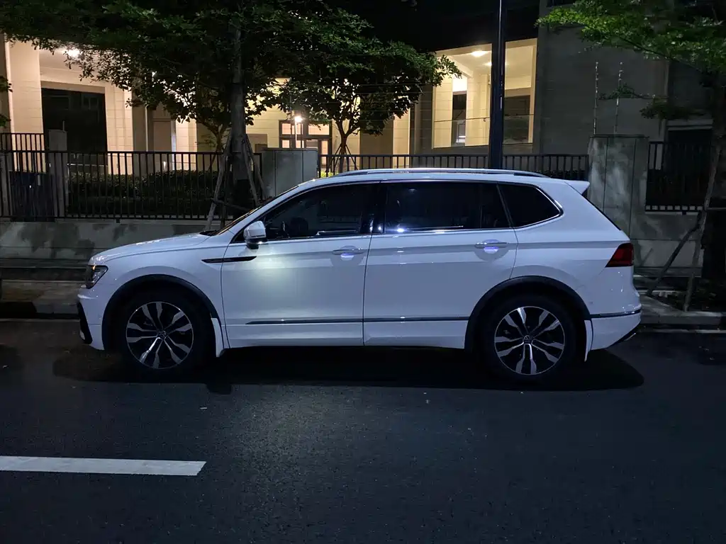 Volkswagen Tiguan L 2021 — фото 4