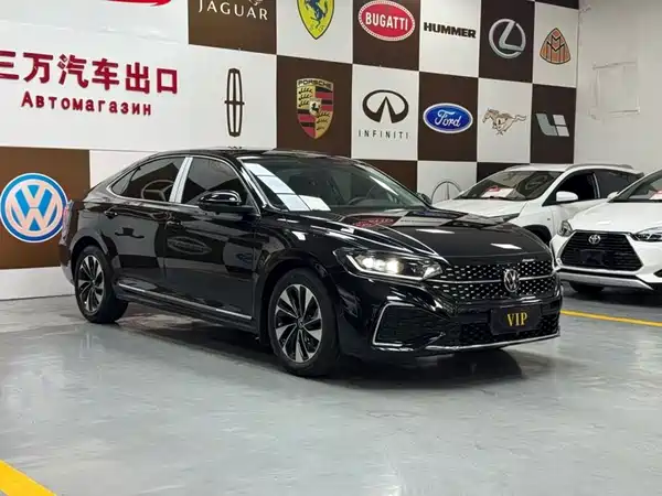 Volkswagen Passat 2023