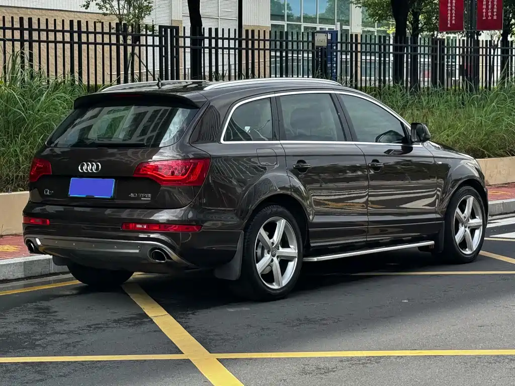 Audi Q7 2014 — фото 27