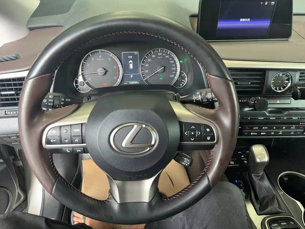 Lexus RX 2018 — фото 11