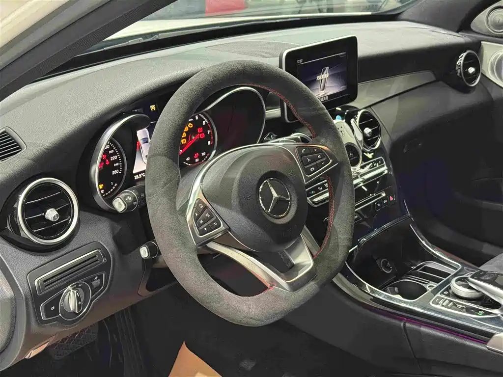Mercedes-Benz C-Class 2018 — фото 16