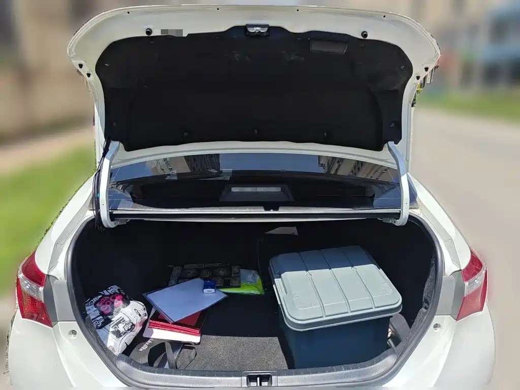 Toyota Corolla 2016 — фото 16