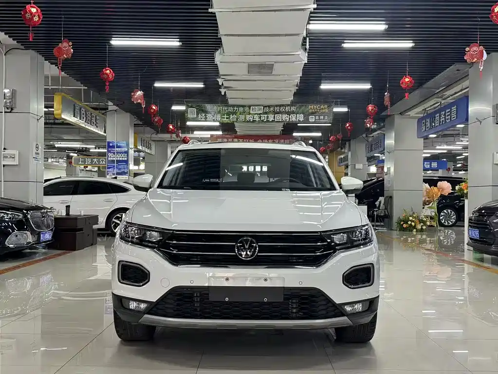 Volkswagen T-Roc 2023 — фото 2